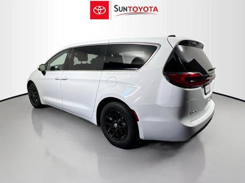 2023 Chrysler Pacifica Touring