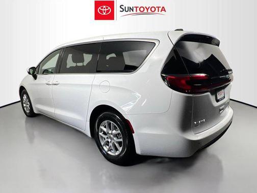 2023 Chrysler Pacifica Touring