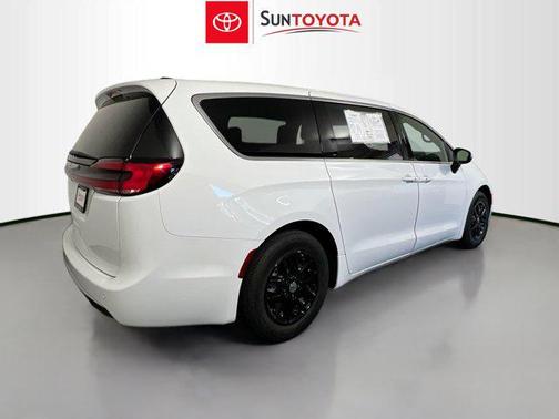 2023 Chrysler Pacifica Touring