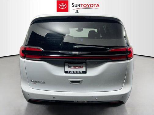 2023 Chrysler Pacifica Touring