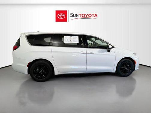 2023 Chrysler Pacifica Touring