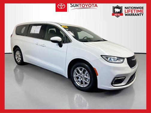 2023 Chrysler Pacifica Touring