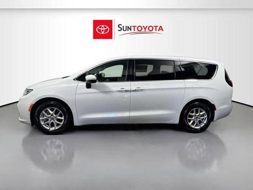 2023 Chrysler Pacifica Touring