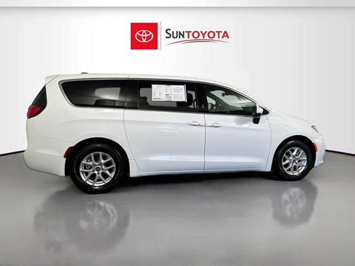 2023 Chrysler Pacifica Touring