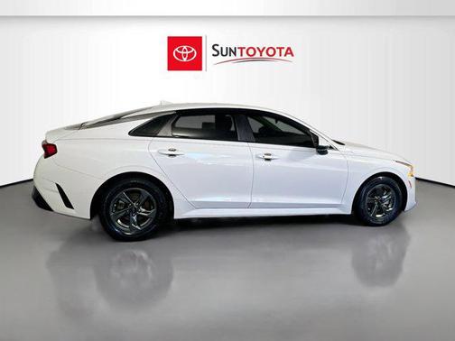 Glacial White Pearl 2021 Kia K5 LXS