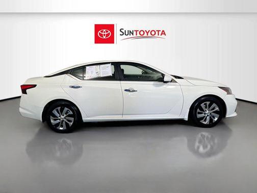 2022 Nissan Altima S FWD