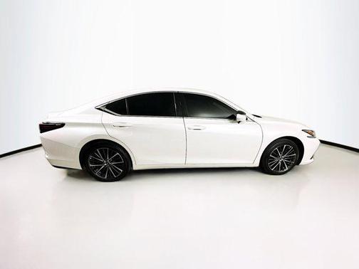 2022 Lexus ES 350 Base