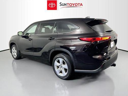 Opulent Amber 2022 Toyota Highlander L