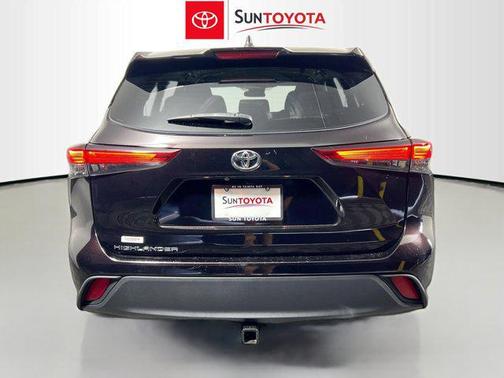 2022 Toyota Highlander L