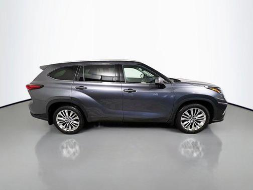 2024 Toyota Highlander Platinum