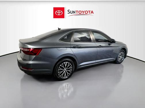 Platinum Gray Metallic 2021 Volkswagen Jetta 1.4T R-Line