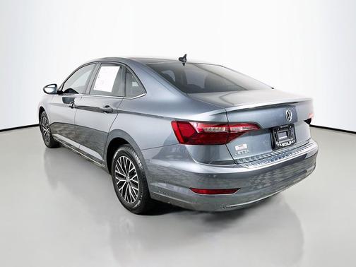 Platinum Gray Metallic 2021 Volkswagen Jetta 1.4T R-Line