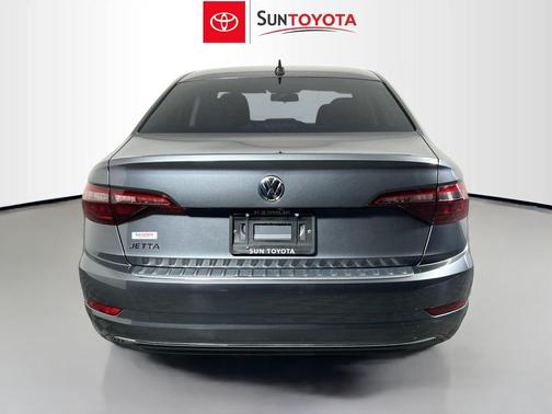 Platinum Gray Metallic 2021 Volkswagen Jetta 1.4T R-Line
