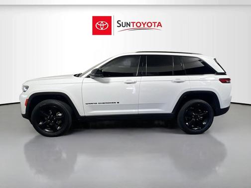 Bright White Clearcoat 2023 Jeep Grand Cherokee Limited