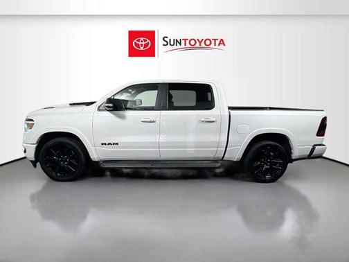 Ivory White Tri-Coat Pearlcoat 2022 RAM 1500 Laramie