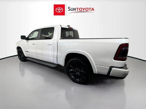 Ivory White Tri-Coat Pearlcoat 2022 RAM 1500 Laramie