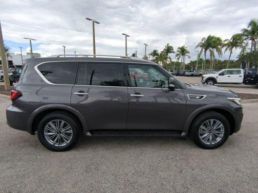 2024 INFINITI QX80 Luxe
