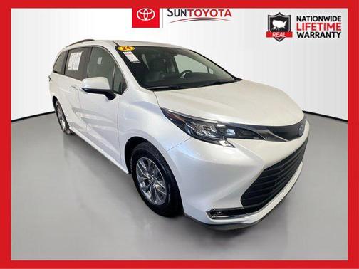 2024 Toyota Sienna XLE 8 Passenger