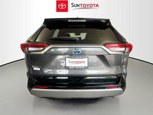 2024 Toyota RAV4 Hybrid SE