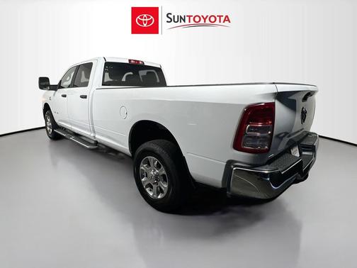 Bright White Clearcoat 2024 RAM 3500 Big Horn Crew Cab 4x4 8' Box