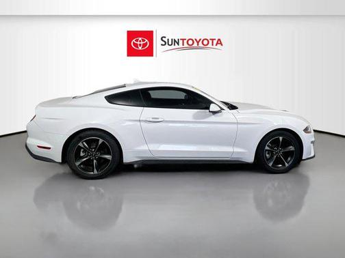 2021 Ford Mustang EcoBoost