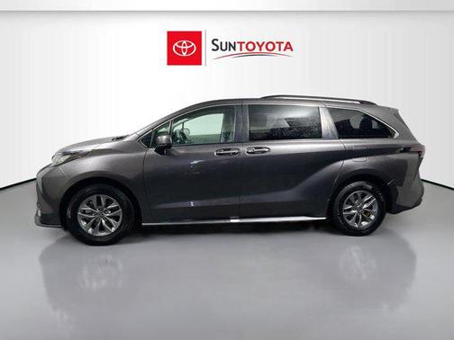 2023 Toyota Sienna XLE