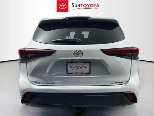 Wind Chill Pearl 2023 Toyota Highlander Limited