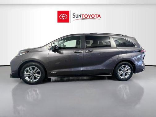 2021 Toyota Sienna XSE 7 Passenger