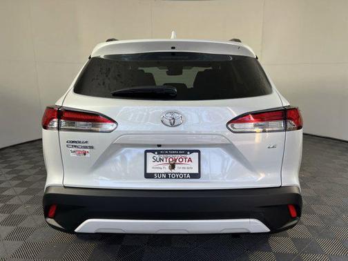 2024 Toyota Corolla Cross LE