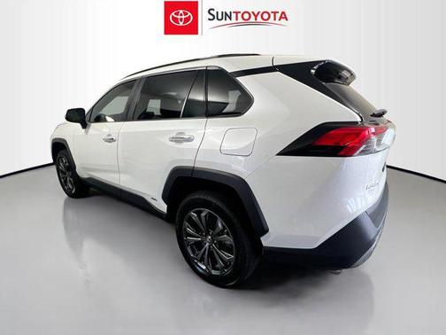 2022 Toyota RAV4 Hybrid SE