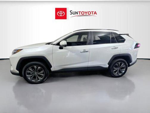 2022 Toyota RAV4 Hybrid SE