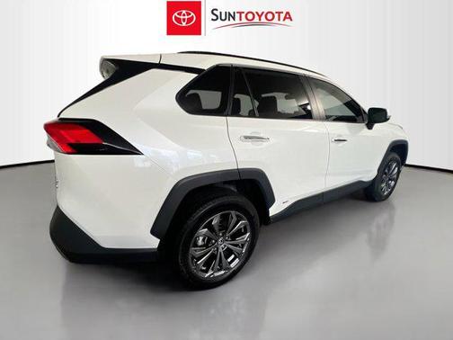 2022 Toyota RAV4 Hybrid SE