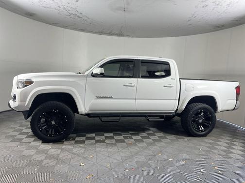 Super White 2019 Toyota Tacoma SR5