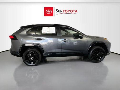 2023 Toyota RAV4 Hybrid SE