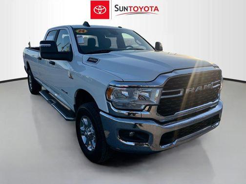 2024 RAM 3500 Big Horn Crew Cab 4x4 8' Box