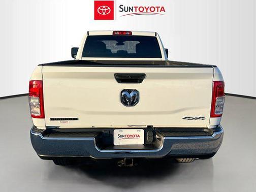 2024 RAM 3500 Big Horn Crew Cab 4x4 8' Box