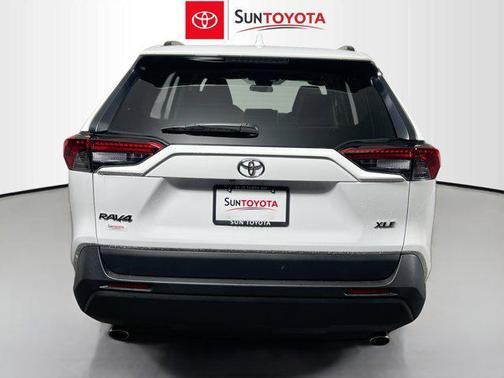 Ice Cap 2025 Toyota RAV4 XLE