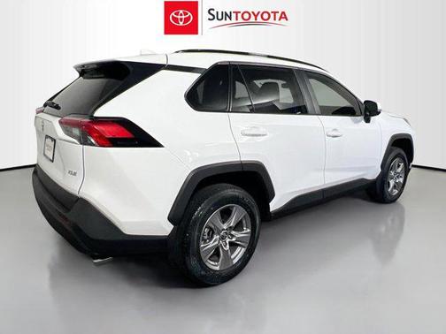 Ice Cap 2025 Toyota RAV4 XLE