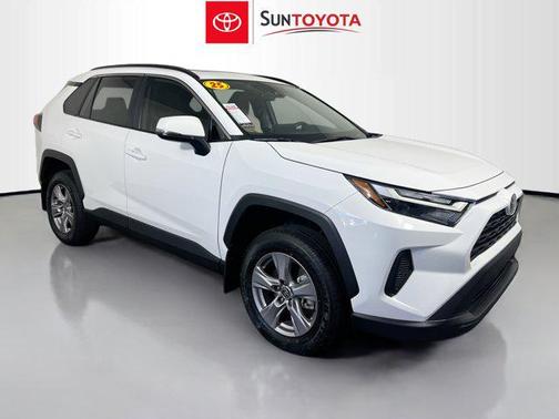 Ice Cap 2025 Toyota RAV4 XLE