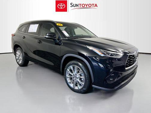 Midnight Black Metallic 2023 Toyota Highlander Limited