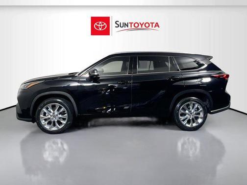 Midnight Black Metallic 2023 Toyota Highlander Limited