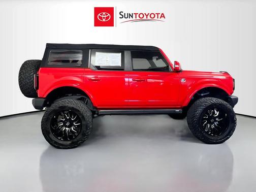 Race Red 2022 Ford Bronco Outer Banks