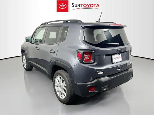 Graphite Gray 2022 Jeep Renegade Latitude