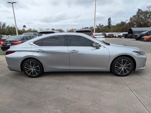 2022 Lexus ES 350 Base