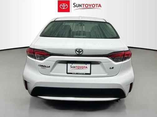 Super White 2021 Toyota Corolla LE