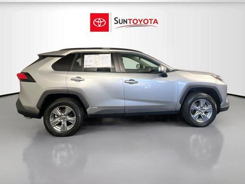 2022 Toyota RAV4 Hybrid XLE