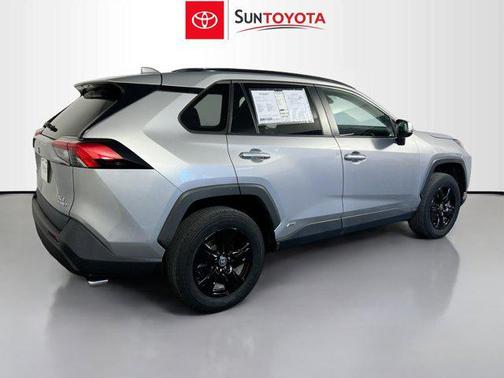 2022 Toyota RAV4 Hybrid XLE
