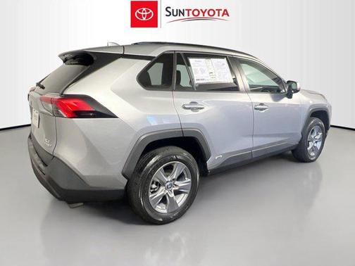 2022 Toyota RAV4 Hybrid XLE