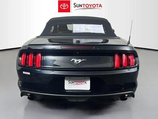 2017 Ford Mustang EcoBoost Premium