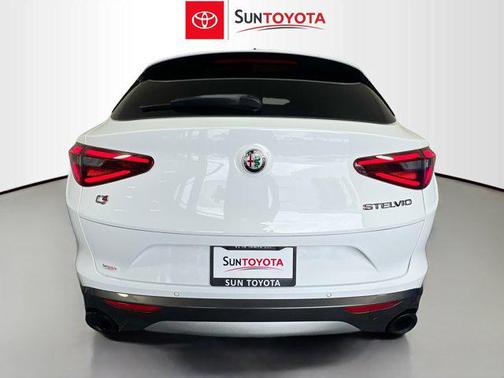 2022 Alfa Romeo Stelvio Ti
